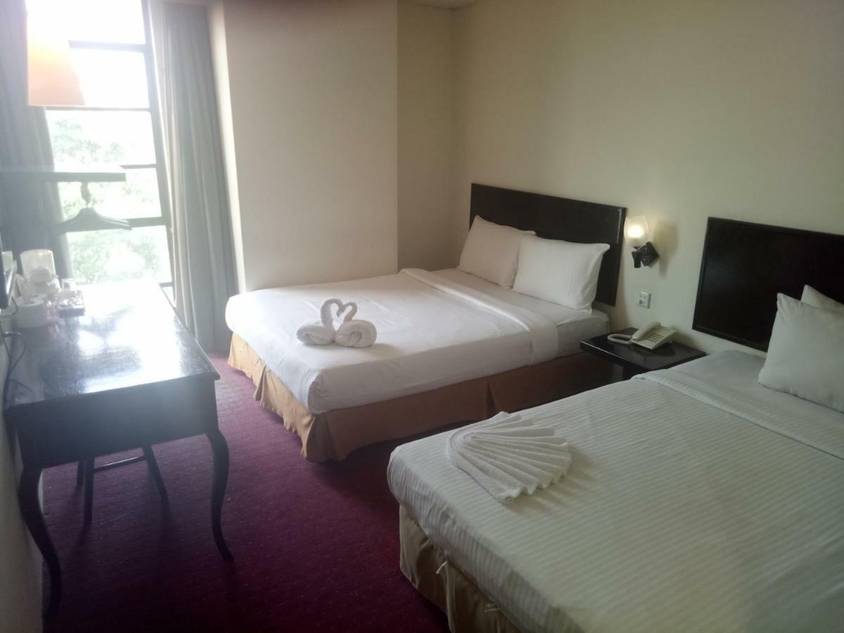 Hotel Sri Sutra Sunway Mentari Petaling Jaya Esterno foto