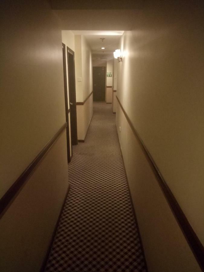 Hotel Sri Sutra Sunway Mentari Petaling Jaya Esterno foto